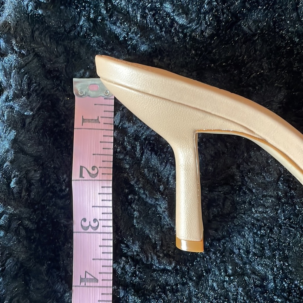 SCHUTZ beige heels 8 1/2 3 inch heel. With box - Picture 7 of 9